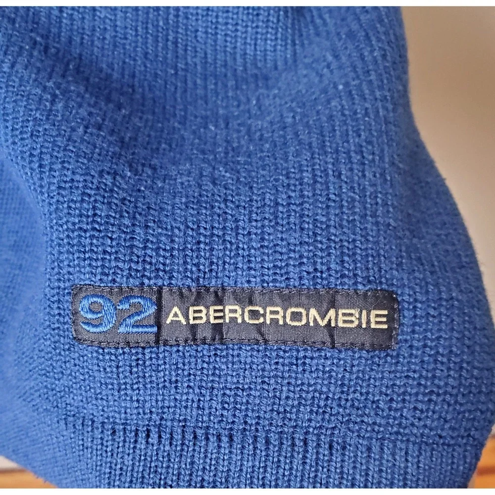READ Vintage Abercrombie & Fitch Y2K Men's Large V-neck Blue Pullover Sweater‎